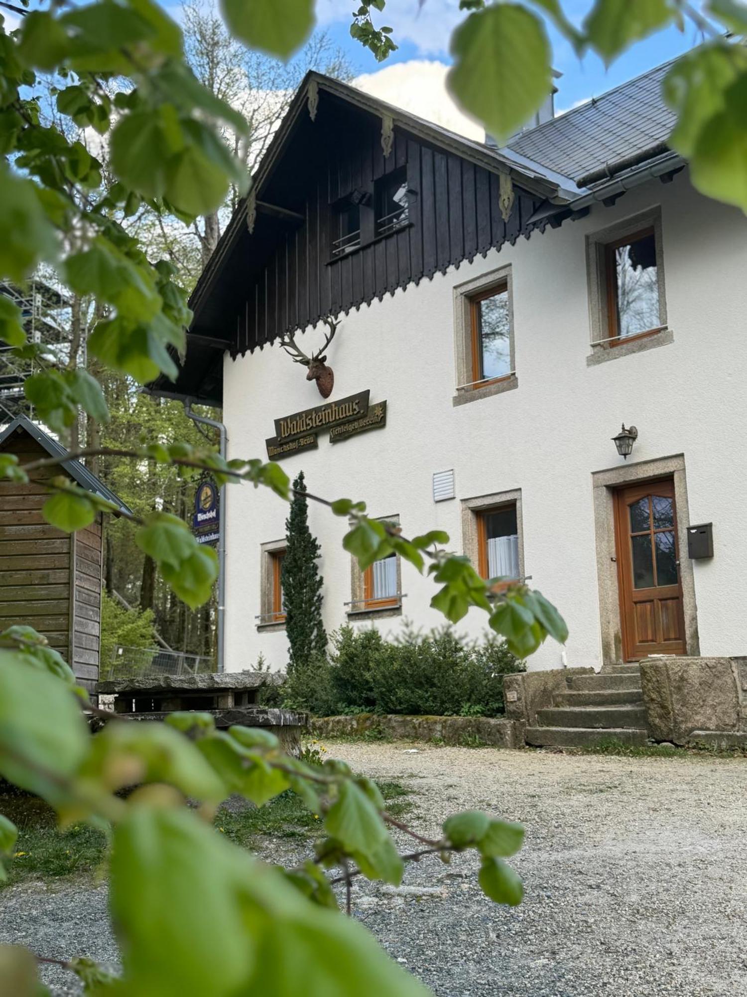 Gaststaette Waldsteinhaus Hostel Zell im Fichtelgebirge Exterior photo